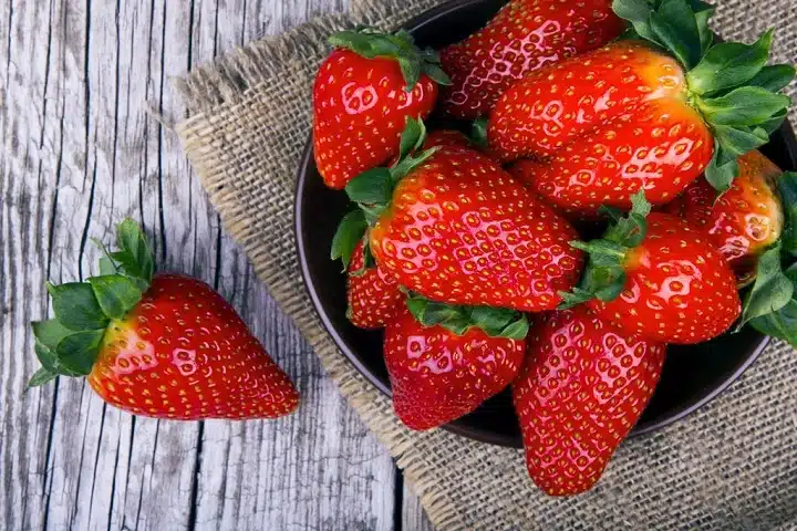 تغذیه مناسب برای سلامتی ناخنها