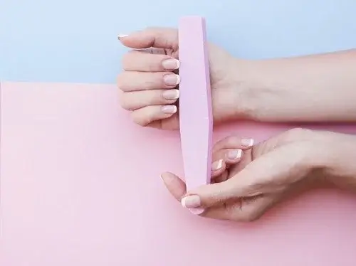 کاشت ناخن ساده در منزل: آماده سازی ناخن ها