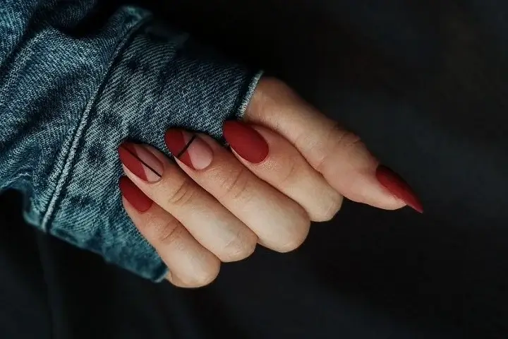 کاشت ناخن قرمز شیک
